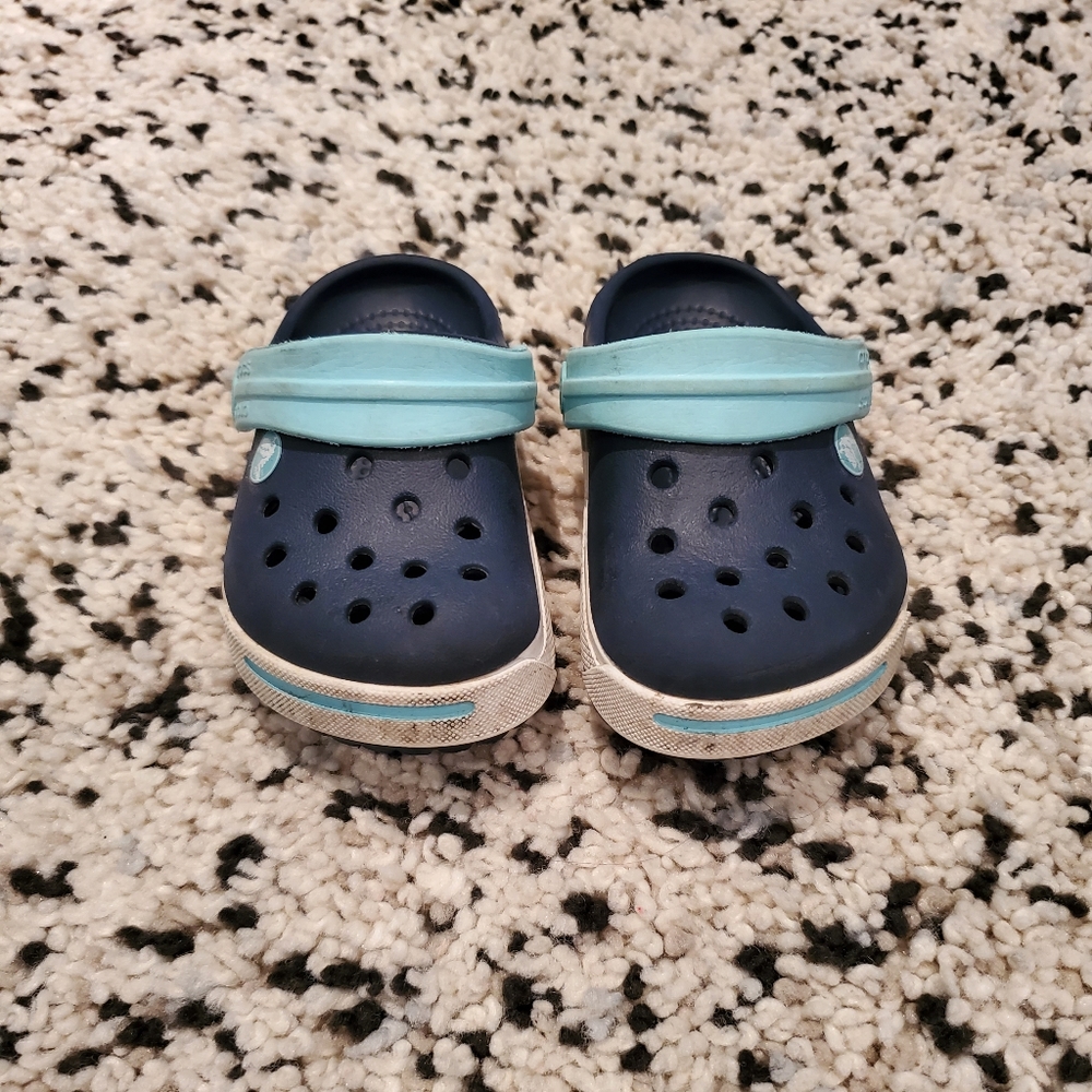 Toddler crocs size 4-5